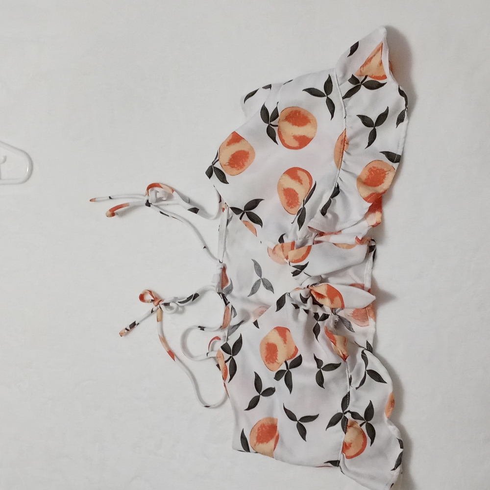 Le Lis Collection Halter size Large in peaches pattern fabric